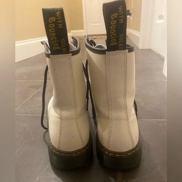 Dr. Martens White Leather lace up Boots - Picture 2 of 6